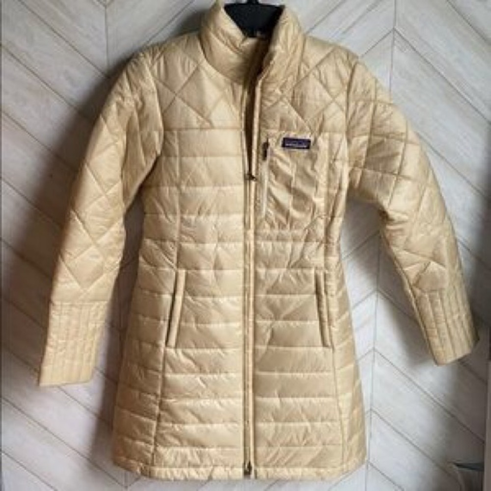 Patagonia parka coat in oyster XS